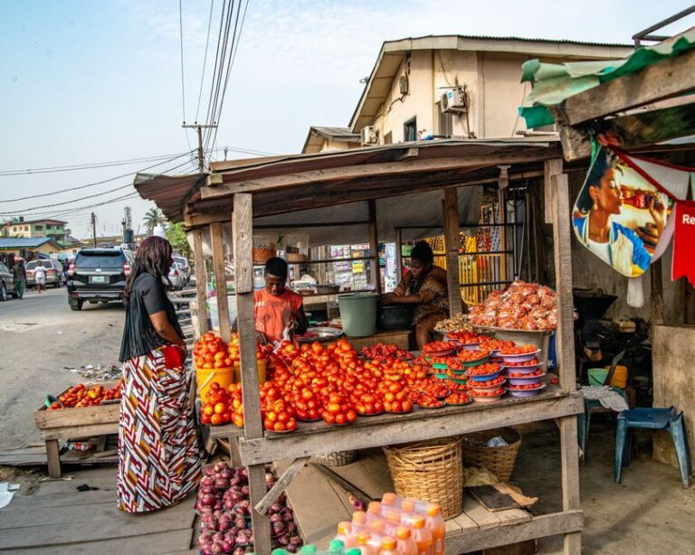 Korean Markets and Grocery Shopping: History, Modern Habits and Regional Differe